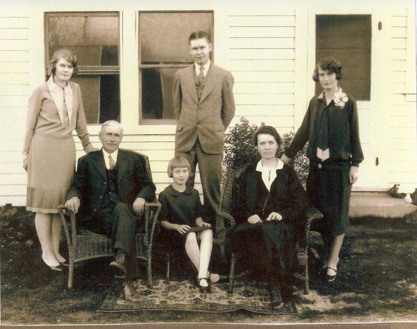 Michaelson family 1929.jpg - Standing lef to right: Idella Michaelson Depson, Norman Malcolm Michaelson, Aurora Michaelson Michaelson. Seated lef to right: Michael Michaelson, nee Tmmerstl, Martha Michaelson West, Malinda (Malena) Michaelson, nee Larson, daughter of Inger Larson, nee Stve. (Madera California 1929 - By permission of Diane West)